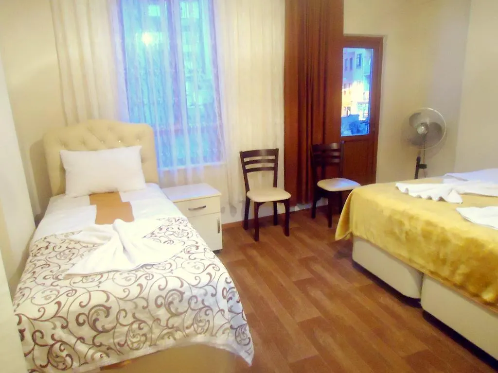 Sur 1 Hotel Istanbul 2*,