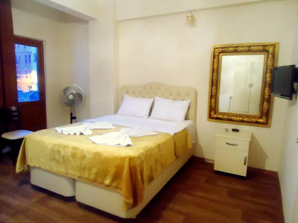 Sur 1 Hotel Istanbul 2*,
