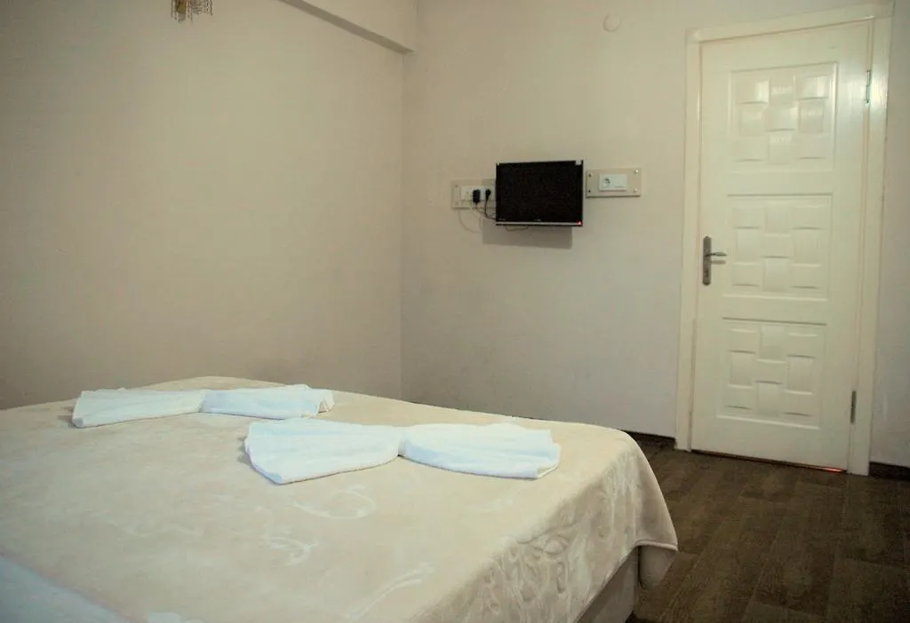 Sur 1 Hotel Istanbul 2*,